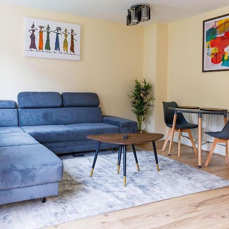 Stylish 3 Bedroom And Free Parking Thamesmead  Exteriör bild