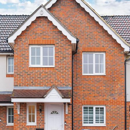 Stylish 3 Bedroom And Free Parking Thamesmead  Exteriör bild